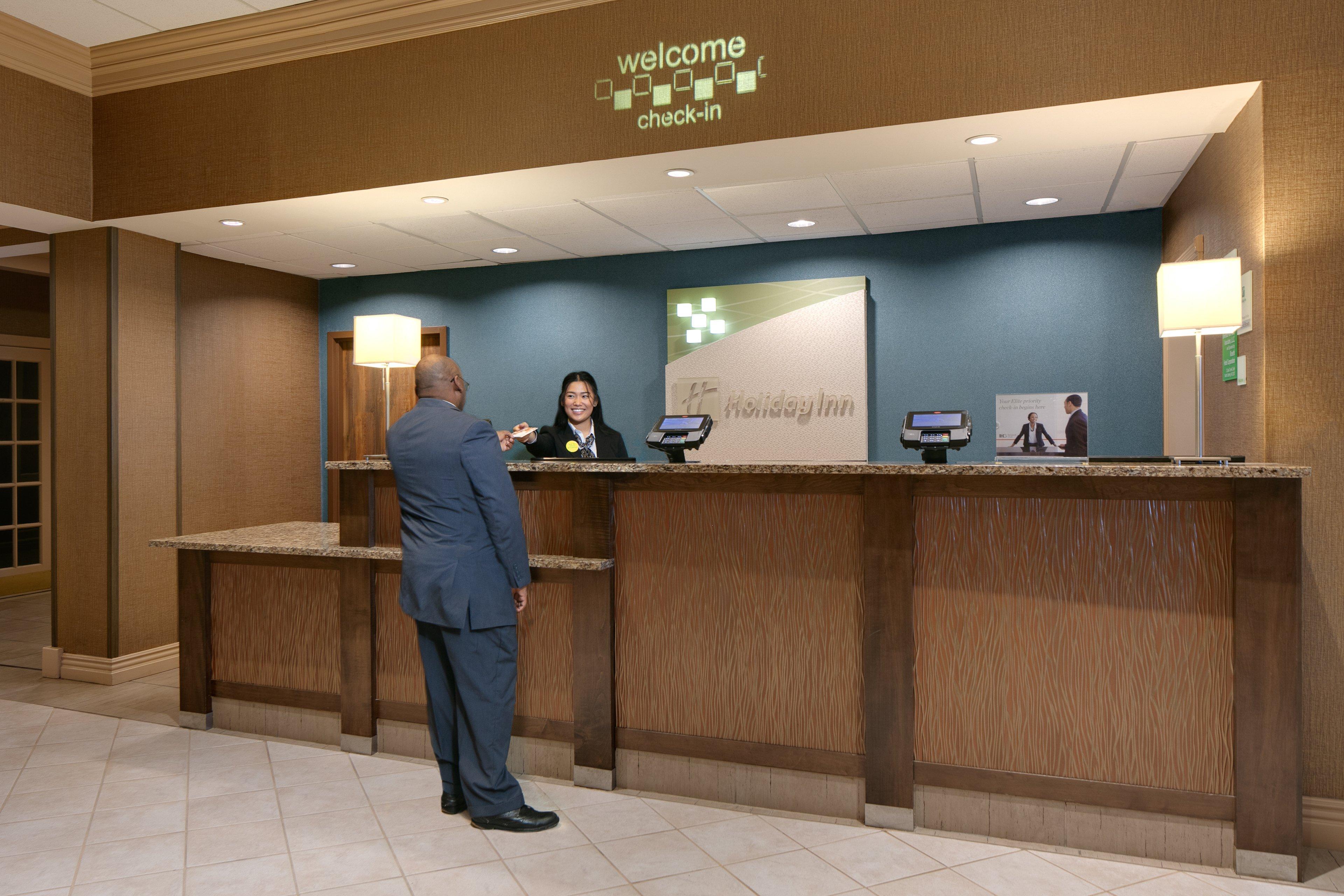 Holiday Inn Hotel & Suites Overland Park-West By Ihg Exterior photo