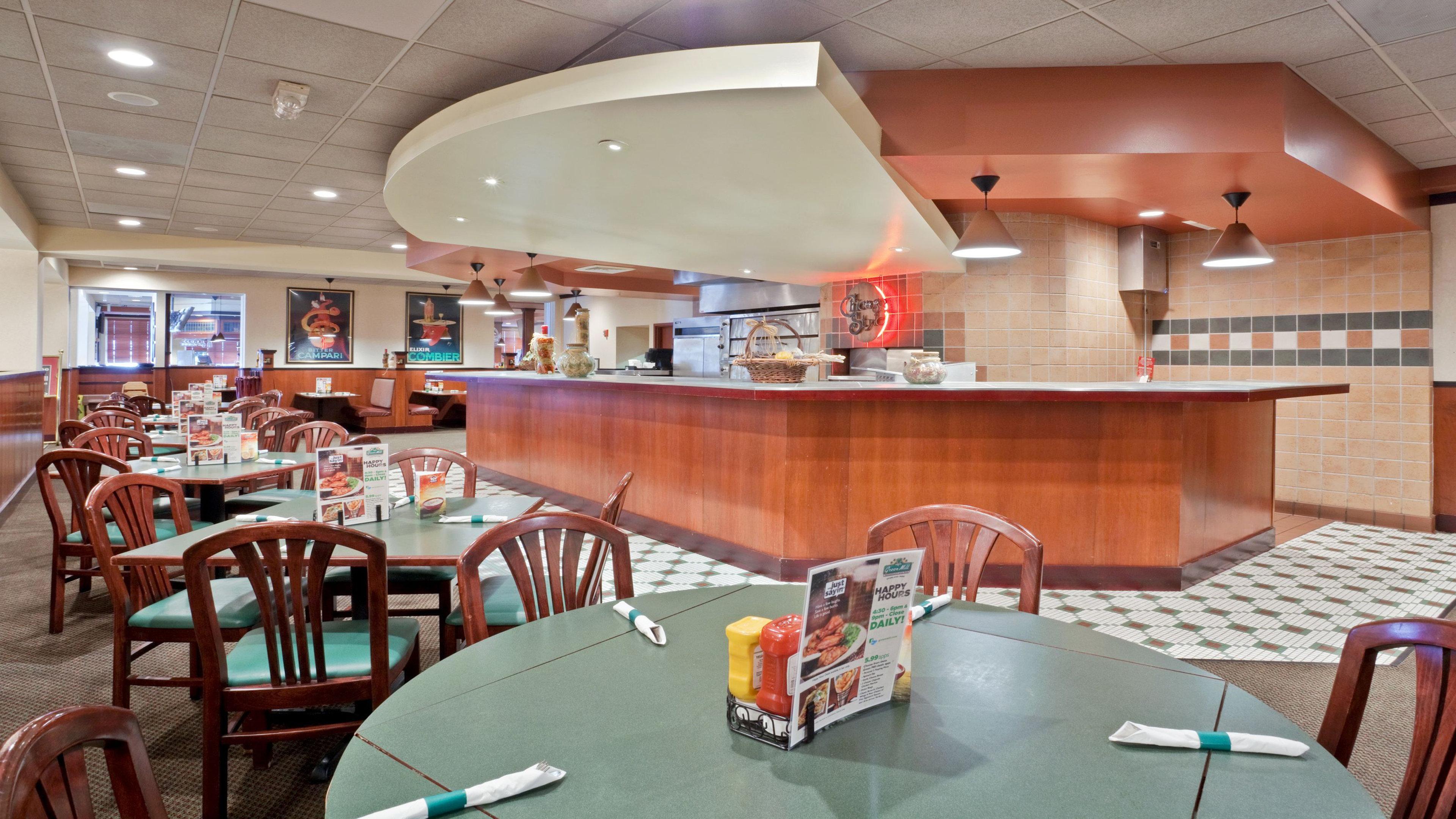 Holiday Inn Hotel & Suites Overland Park-West By Ihg Exterior photo