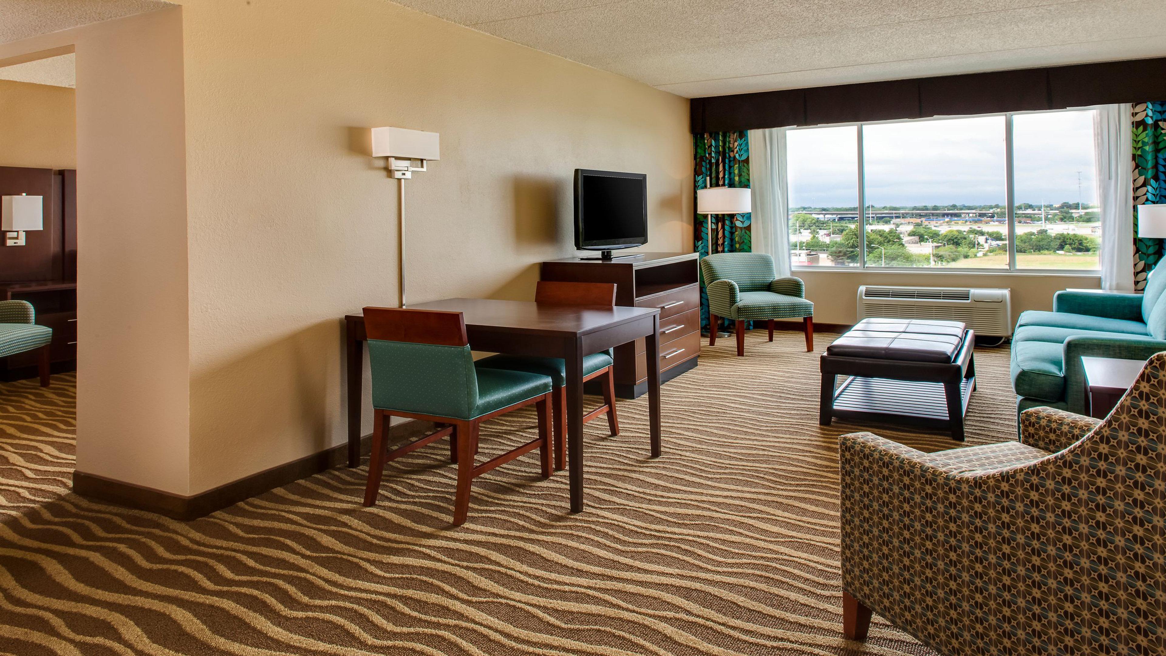 Holiday Inn Hotel & Suites Overland Park-West By Ihg Exterior photo