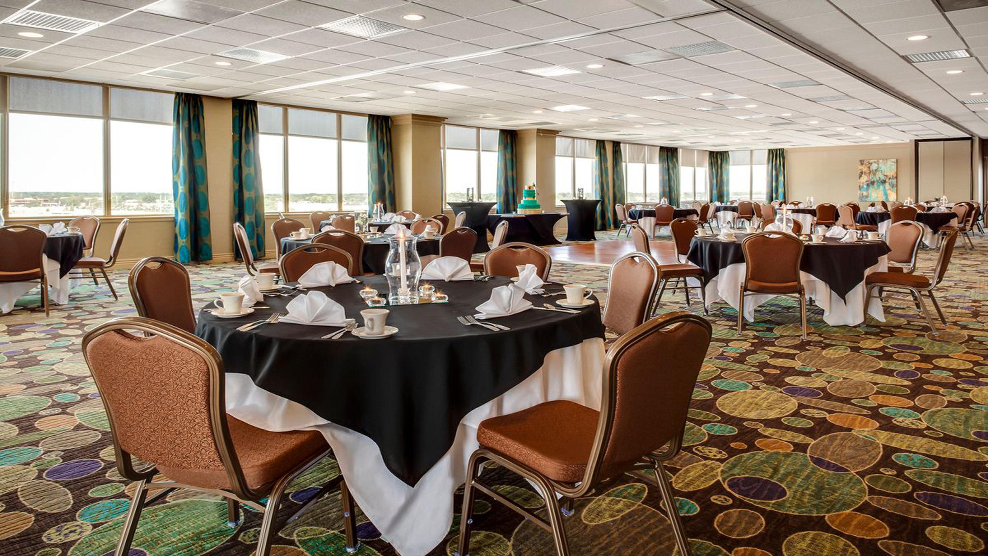 Holiday Inn Hotel & Suites Overland Park-West By Ihg Exterior photo