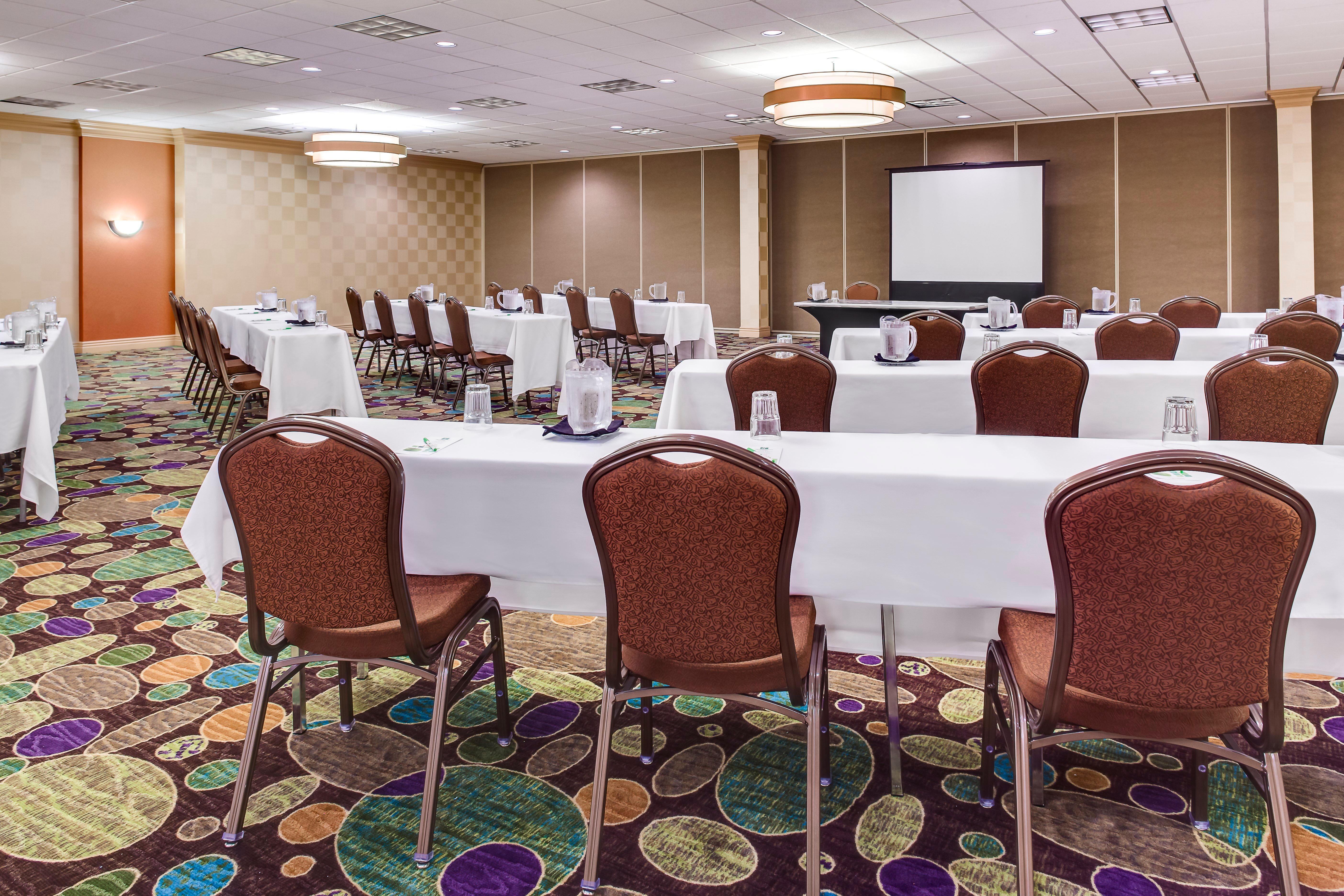 Holiday Inn Hotel & Suites Overland Park-West By Ihg Exterior photo