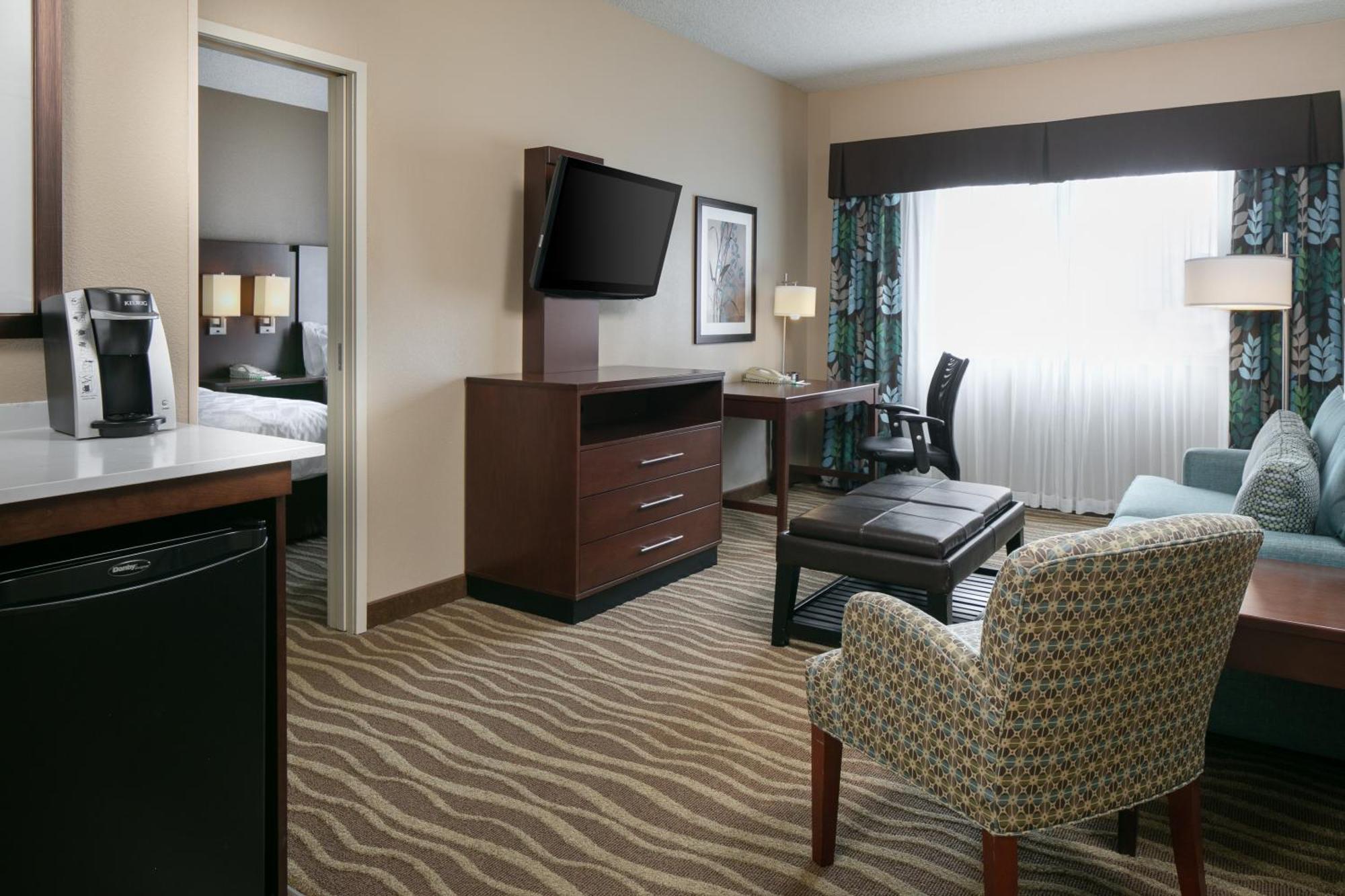 Holiday Inn Hotel & Suites Overland Park-West By Ihg Exterior photo