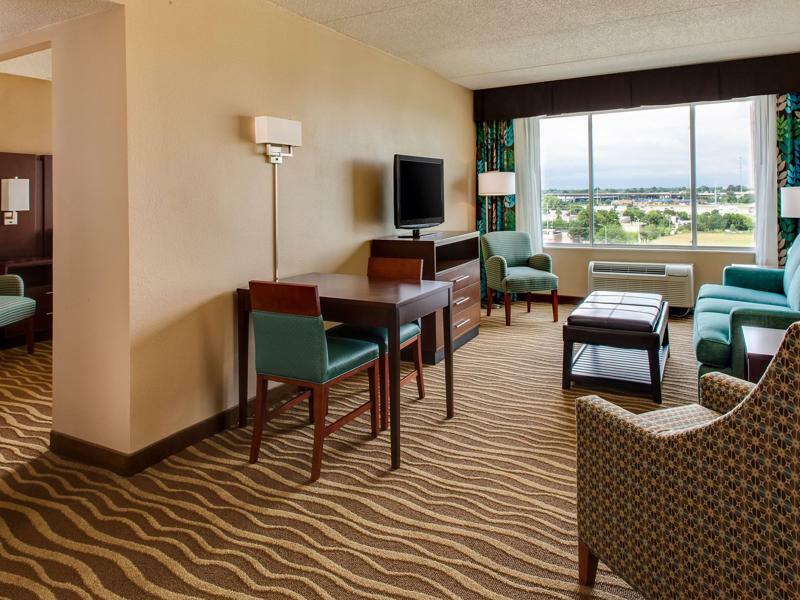 Holiday Inn Hotel & Suites Overland Park-West By Ihg Exterior photo